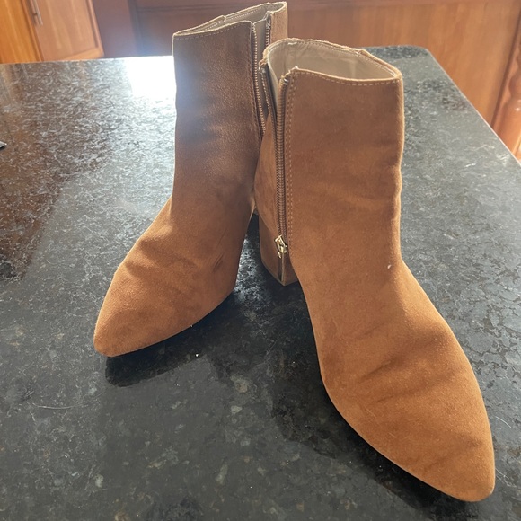 The Drop Shoes - Elegant Brown Ankle Booties